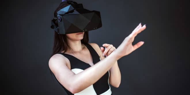 Xtal VR头显评论:高质量沉浸式技术、180度视场与高舒适度