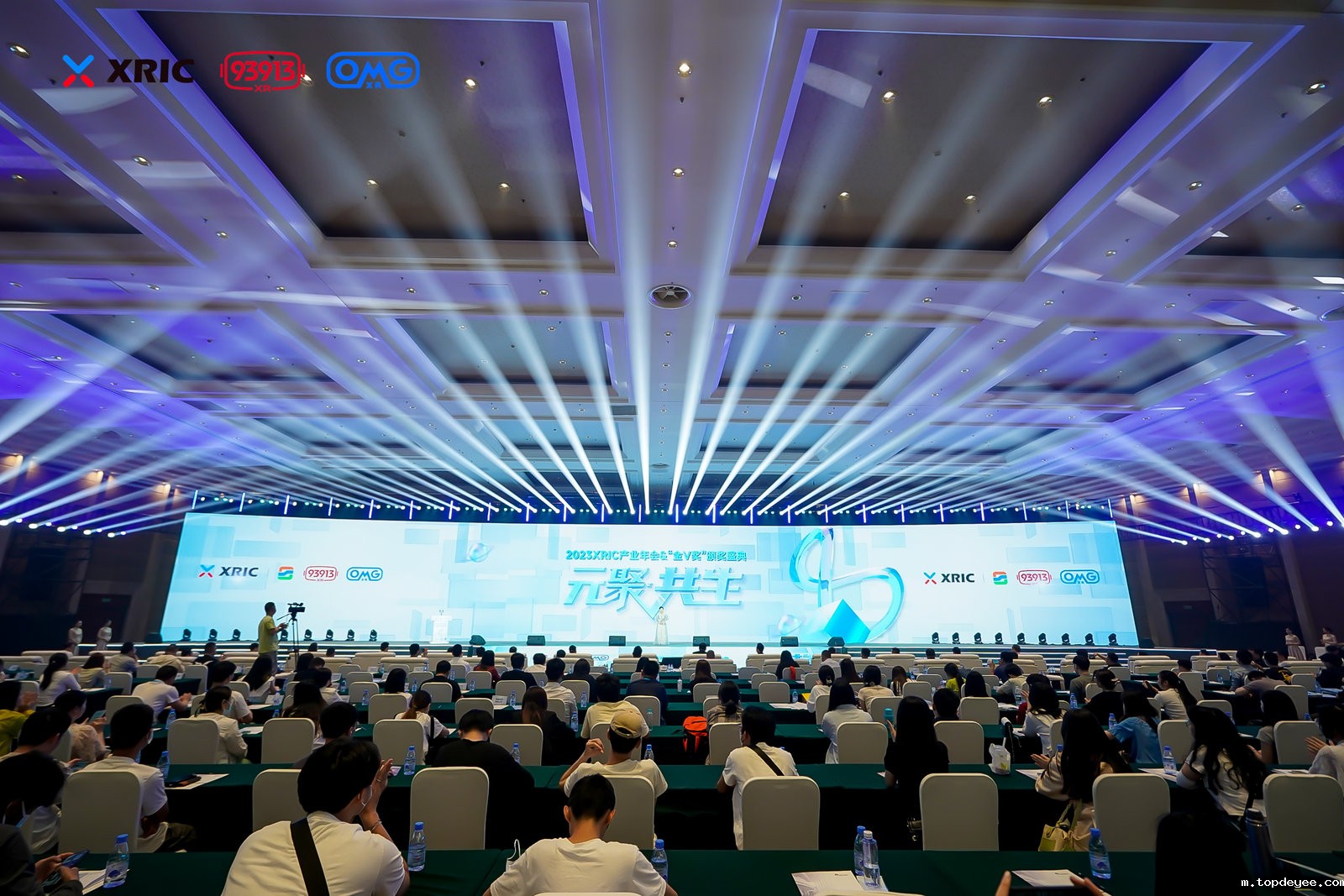 以技术探索未来,爱威尔科技荣获第六届“金V奖”“年度优秀行业应用奖”